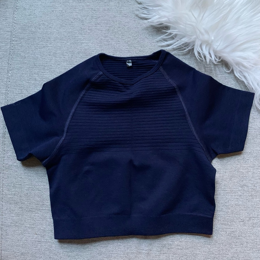 NWOT Alphalete short sleeve crop top